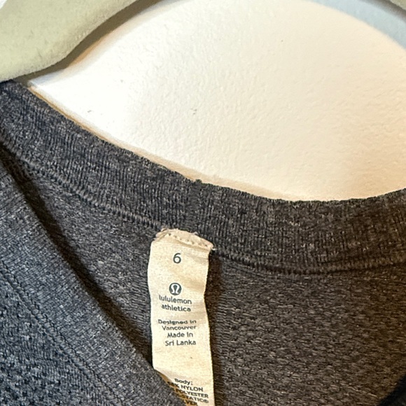 Lululemon Athletica Charcoal Heather Long Sleeve - Picture 2 of 6